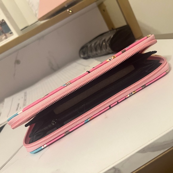 Hello kitty wallet - Picture 2 of 2